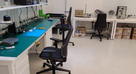 Laboratory ESD Furniture